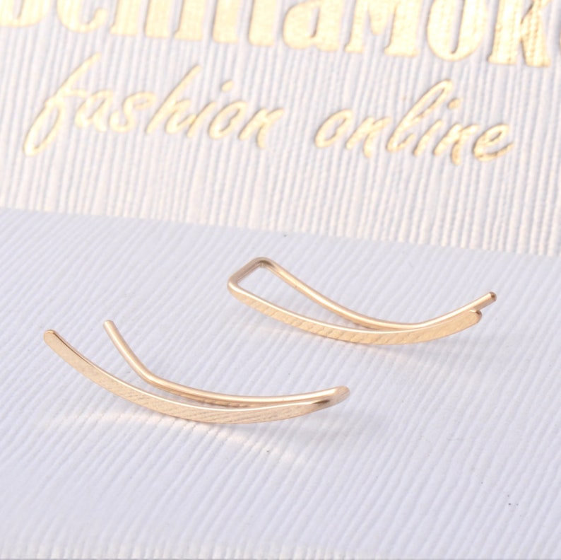 Ohr Kletterer 20mm Schlanke Ohrstifte, 14k Gold gefüllt, glatter Schwung, moderne minimalistische Ohrringe, bis zum Ohrkriecher Bild 3