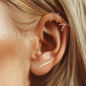 Minimalistic Earrings Set, Ear Cuff no Piercing, Ear Crawler Gold or Silver