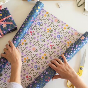 Carta da regalo floreale a doppia faccia – Carta da regalo botanica in stile cottagecore immagine 2
