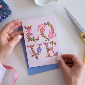 Romantische liefdeskaart | Trouw- of jubileumkaart | Blanco binnenkant | Bloemenwenskaart | A6-kaart met envelop | Verenigd Koninkrijk gedrukt