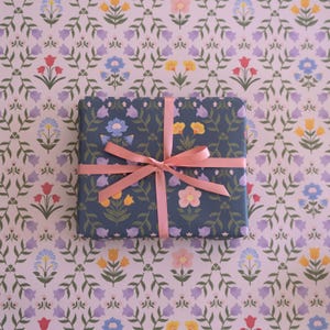 Carta da regalo floreale a doppia faccia – Carta da regalo botanica in stile cottagecore immagine 3
