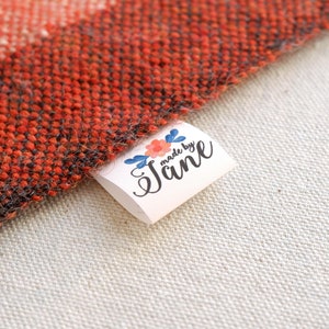 Etiquetas para accesorios de costura con logotipo o texto en tela de algodón, etiquetas para ropa personalizadas, etiquetas para artículos hechos a mano, etiquetas para ropa, etiquetas para coser de 50 x 50 mm