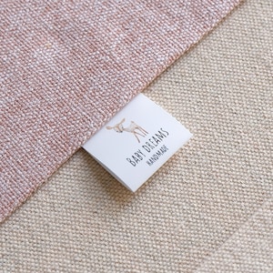 Stoffetiketten für handgemachte Sachen stricken häkeln und Branding Ihr eigenes Logo oder Text 50 mm x 25 mm personalisiert