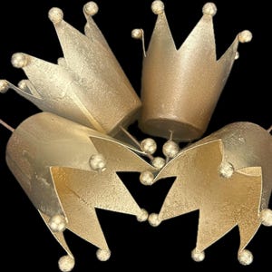 Metal Advent candle holder with beeswax candles