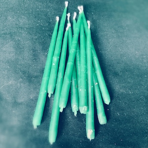 B-beeswax candles, filigree, hand-pulled, ice-cold