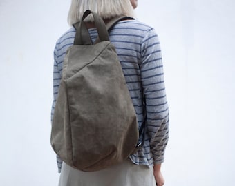 Minimal leather backpack with zipper, a minimalist unisex rucksack, a chic book bag, travel bag, unique bag