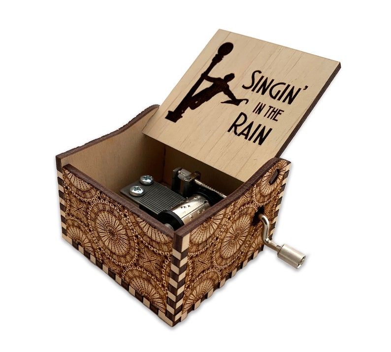 Cantare sotto la pioggia Mano Crank Wood Music Box Con Incisione Personalizzata Taglio Laser e inciso immagine 1
