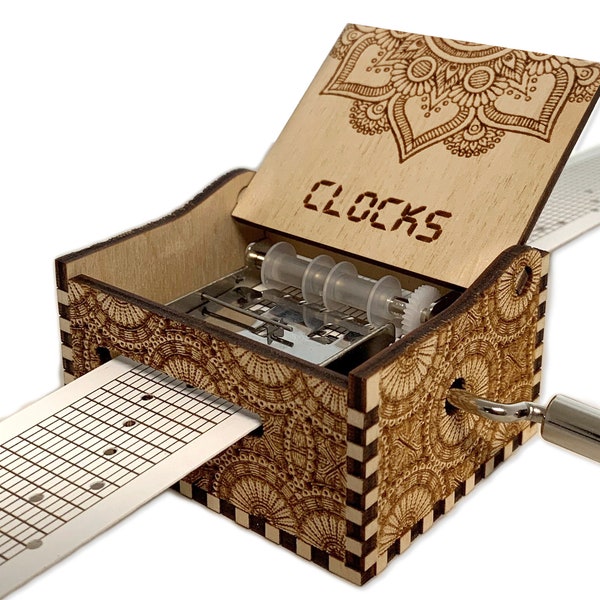 Relojes - Coldplay - Caja de música de tira de papel de madera de manivela con grabado personalizado - Corte láser y grabado