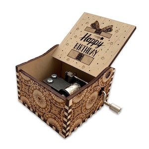 Happy Birthday - Hand kurbel Holz Spieluhr mit personalisierter Gravur - Laser geschnitten und graviert