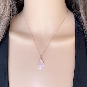 Real Pink Crystal Necklace, Love Stone Necklace, Dainty Rose Quartz Necklace,  Pink Rose Quartz Pendant, Layering Gemstone Necklace for Her
