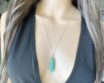 Große Aventurin-Halskette, handgefertigt, silberfarben, mit grünem Kristall-Edelstein-Anhänger (Doppelspitze), Gold, Schmuck aus grünem Aventurin, Geschenkidee mit beruhigendem Stein