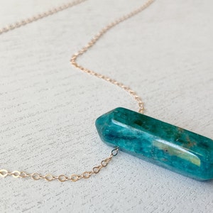 Raw Apatite Necklace for Women, Double Point Crystal Necklace Sterling Silver or Gold Chain, Birthday Gift for Her, Mom, Daughter, Sister