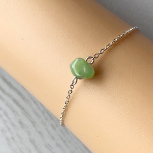 GREEN AVENTURIN Armband Sterling Silber oder Gold Tiny Stone Armband für Mädchen, zierliche grüne Edelstein Armband, Crystal Healing Good Luck