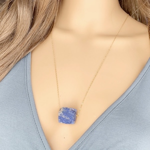 Collar de cristal azul grueso Collar de piedra de lapislázuli Colgante de lapislázuli de oro o plata Collar de piedras preciosas azules, Collar de piedra en bruto Hombres Mujeres