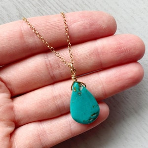 RAW TURQUOISE NECKLACE 14k Gold or Silver - Turquoise Choker - Healing Necklace - Dainty Crystal Pendant Necklace - Raw Stone Necklace Women
