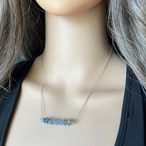 Labradorit Rohedelstein Halskette Silber, Gold Labradorit Kristall Chip Halskette, Labradorit Schmuck, Hexe Geschenke, Empath Halskette, Edelstein Choker
