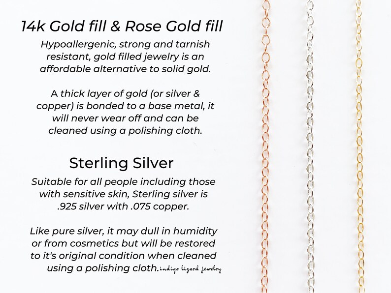 Peut inclure: Trois cha&icirc;nes m&eacute;talliques verticales aux tons or rose, argent et or jaune sont pr&eacute;sent&eacute;es &agrave; c&ocirc;t&eacute; d'un texte expliquant les mat&eacute;riaux de bijoux en or rempli 14k, or rose rempli et argent sterling, incluant des instructions d'entretien.