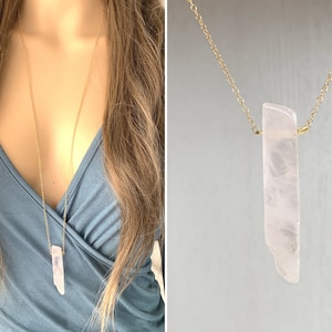 COLLAR DE CUARZO ROSA, Collar largo de cristal de cuarzo rosa de oro, Collar de piedras preciosas rosas, Collar colgante de cuarzo rosa, Joyería de cuarzo rosa crudo