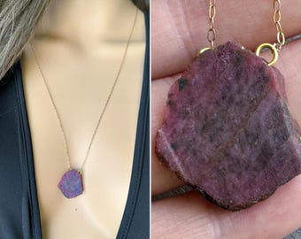 RAW Rubin Halskette, Natürlicher Rubin Edelstein Anhänger, Juli Birthstone Halskette Geschenk für Sie, Muttertag Halskette Geschenk Passion Stone EXAKTER STEIN