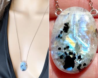 Moonstone Pendant Necklace, Moonstone Necklace, Rainbow Moonstone, Moonstone Jewelry, Silver Necklace, Necklaces for Women, Crystal Necklace