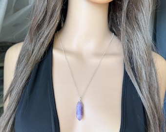 Collar de lepidolita de plata de ley hecho a mano, colgante de cristal de gema púrpura dorada de doble punta, joyería mediana de lepidolita, regalo de piedra curativa