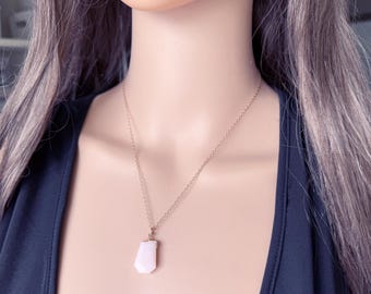 ピンクオパールペンダントネックレス - ペーパークリップチェーン