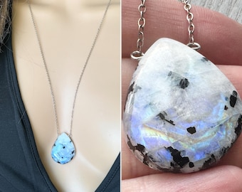 Moonstone Pendant Necklace, Moonstone Necklace, Rainbow Moonstone, Moonstone Jewelry, Silver Necklace, Necklaces for Women, Crystal Necklace