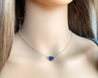Naszyjnik z lapis lazuli Srebro próby 925 lub 14-karatowe złoto Surowy naszyjnik z lapis lazuli, mały wisiorek z lapis lazuli, malutki naszyjnik z kamieniem szlachetnym na wrzesień