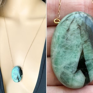 Natürliche Smaragd Halskette, Rohe Smaragd Anhänger Halskette, Mai Birthstone Halskette, Smaragd Kristall Schmuck, AKTUELLER STEIN
