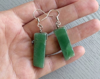 Orecchini in cristallo di avventurina grezza: pendente in argento sterling con pietra preziosa verde