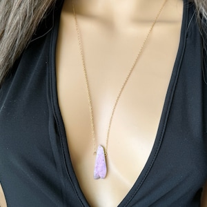 RAW KUNZITE NECKLACE Silver, Gold Crystal Healing Necklace, Raw Pink Stone Necklace Heart Chakra Necklace, Kunzite Jewelry Mothers Day Gift