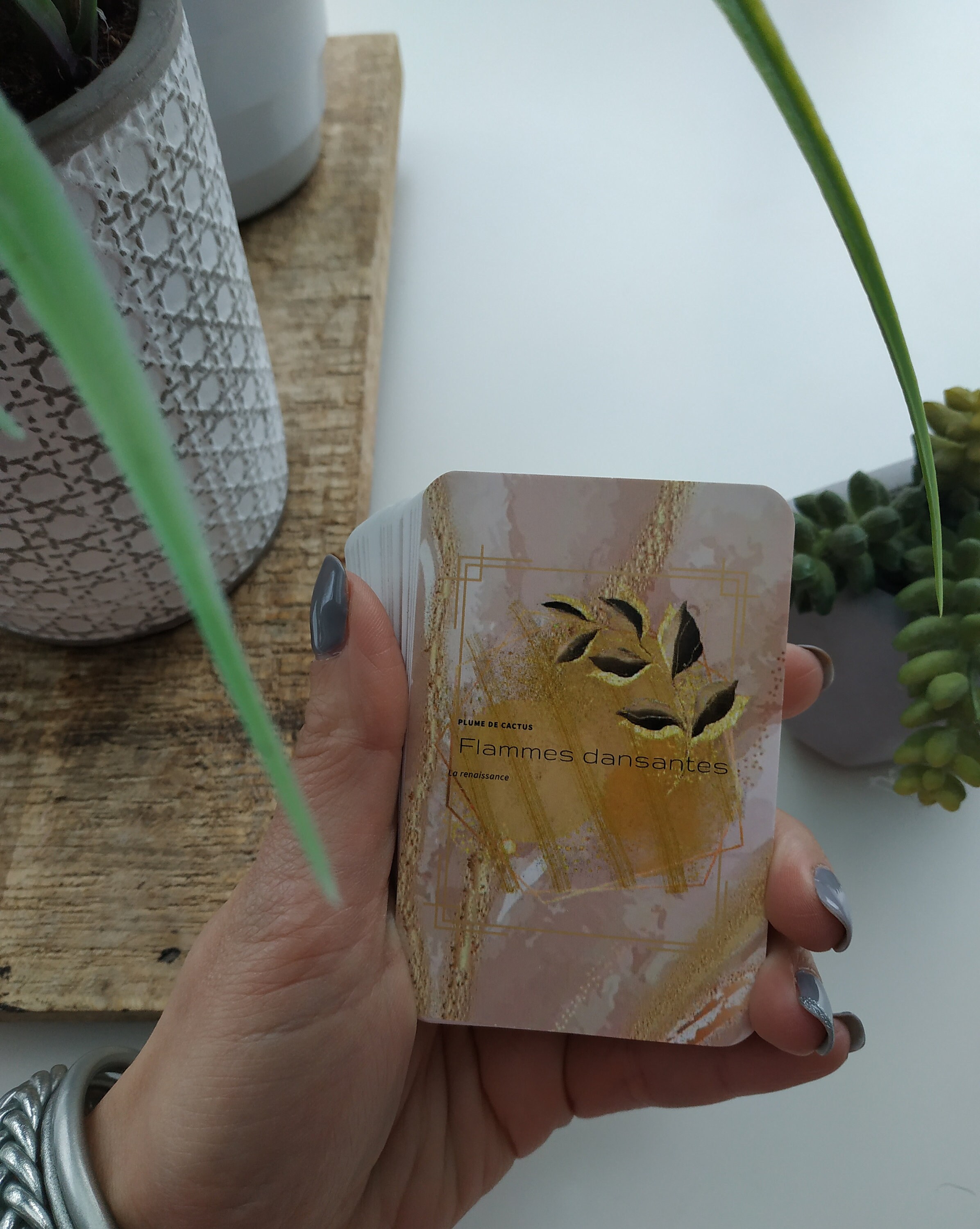 Flammes Dansantes Oracle Est Un Jeu Pour Tous Domaines. Pour Débutants et Confirmés. Nouveaute.