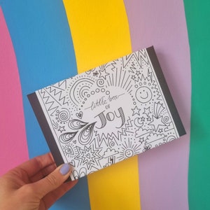 Cajita de alegría: un mes de citas, mensajes y afirmaciones positivas ilustradas para la salud mental y la atención plena