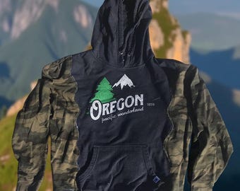 Sudadera con capucha de camuflaje de Oregón