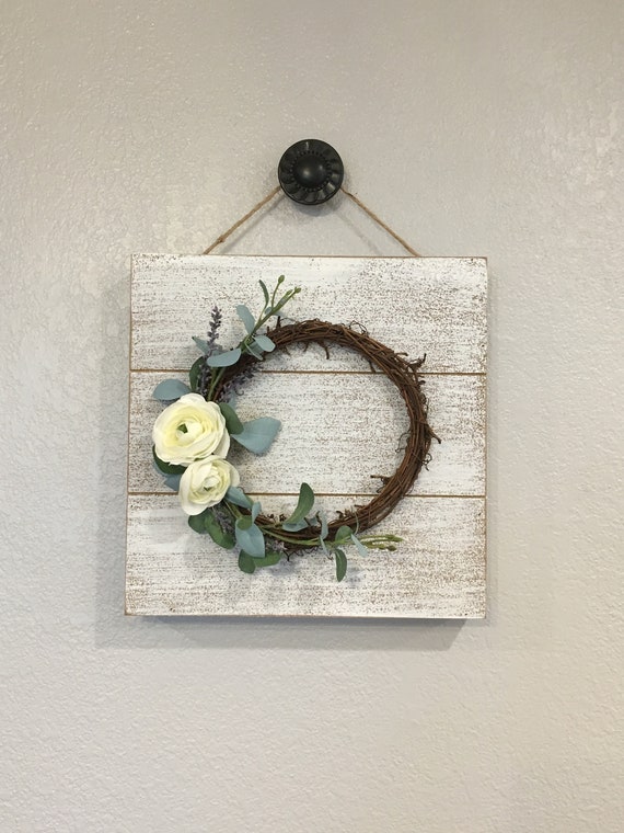 Wall Decor,Wall Wreath,Grapevine Wreath,Flower Wreath,Farmhouse Decor,Farmhouse Wall Decor,Floral Wreath,Wreath Decor,Wall Hanging,Whitewash