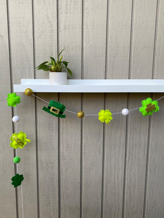 St Pats Garland,Saint Patricks Day,St Pats Felt Garland,St Pats Decor,St Patricks Day Garland,Shamrock Garland,Felt Ball Garland,Clovers