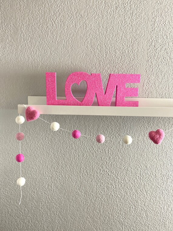 Valentine's Felt Garland,Felt Garland,Heart,Pom Balls,Felt Ball Garland,Valentine's Garland,Valentine's Decor,Pink and White,Wool