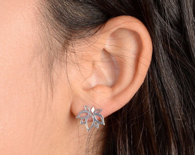 Water Lily Stud Earrings - Platinum Plated