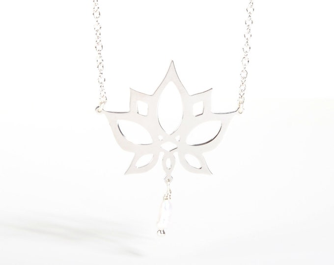 Water Lily Necklace - Platinum Plated