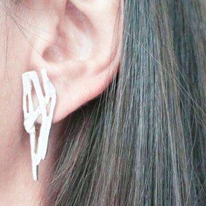 PAISAJE: Silver stud earrings inspired by dry branches
