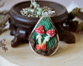 Collier de champignons Amanita, collier d'agaric de mouche, pendentif bois d'argile sculpté à la main