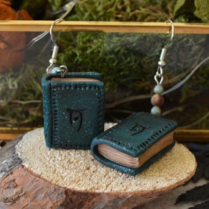 Skyrim Zauberbuch Ohrringe: Fimo Elder Schriftrollen Schmuck