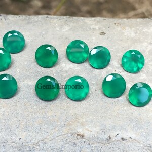Green Onyx Faceted Round 5 MM / Loose Gemstone / Green Emerald Color. Price per Lot.