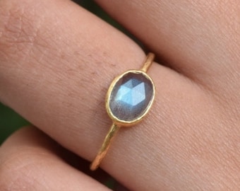 Labradorite Ring I Handmade Jewelry I Engagement Ring 18K Gold I Stackable Ring I Gift For Her I Gemstone Ring