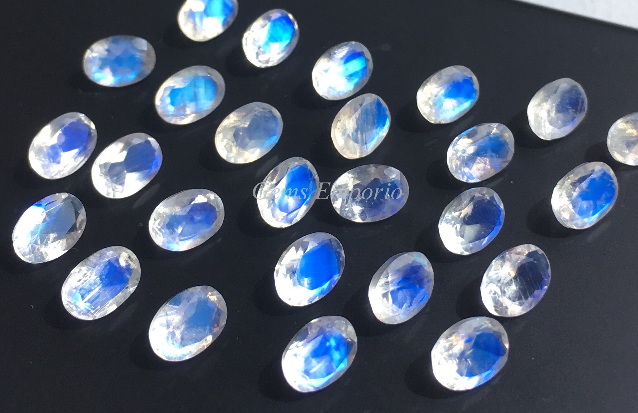 ブルームーンストーン 7 x 5 mm、ファセットオーバルジェムストーン