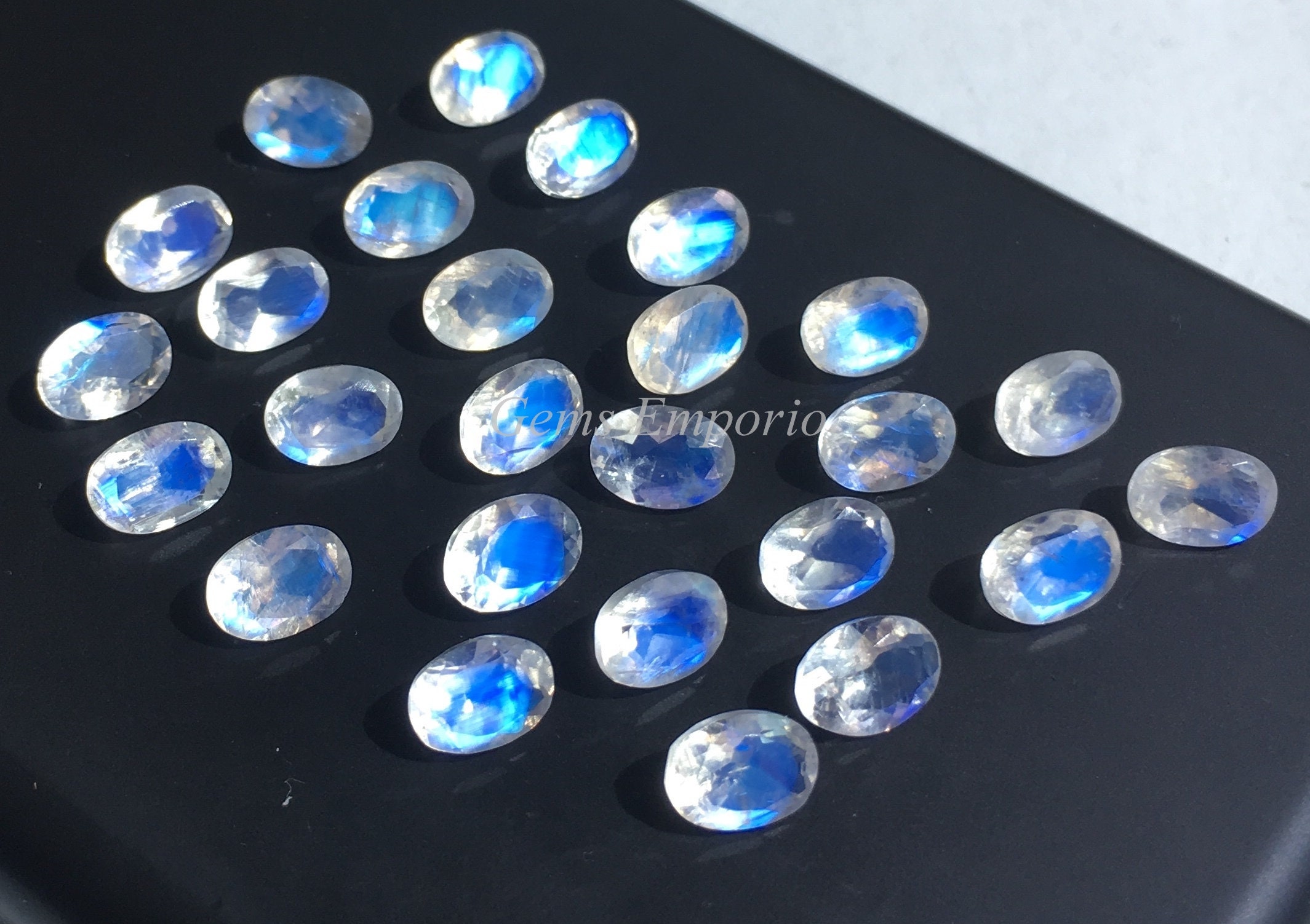 ブルームーンストーン 7 x 5 mm、ファセットオーバルジェムストーン