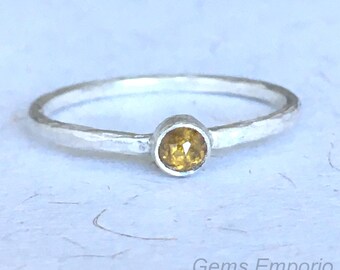 Anillo de diamante amarillo I Piedra de nacimiento de abril I Anillo para ella I Anillo hecho a mano I Anillo de plata con textura martillada I Regalo de cumpleaños I Anillo de diamantes.