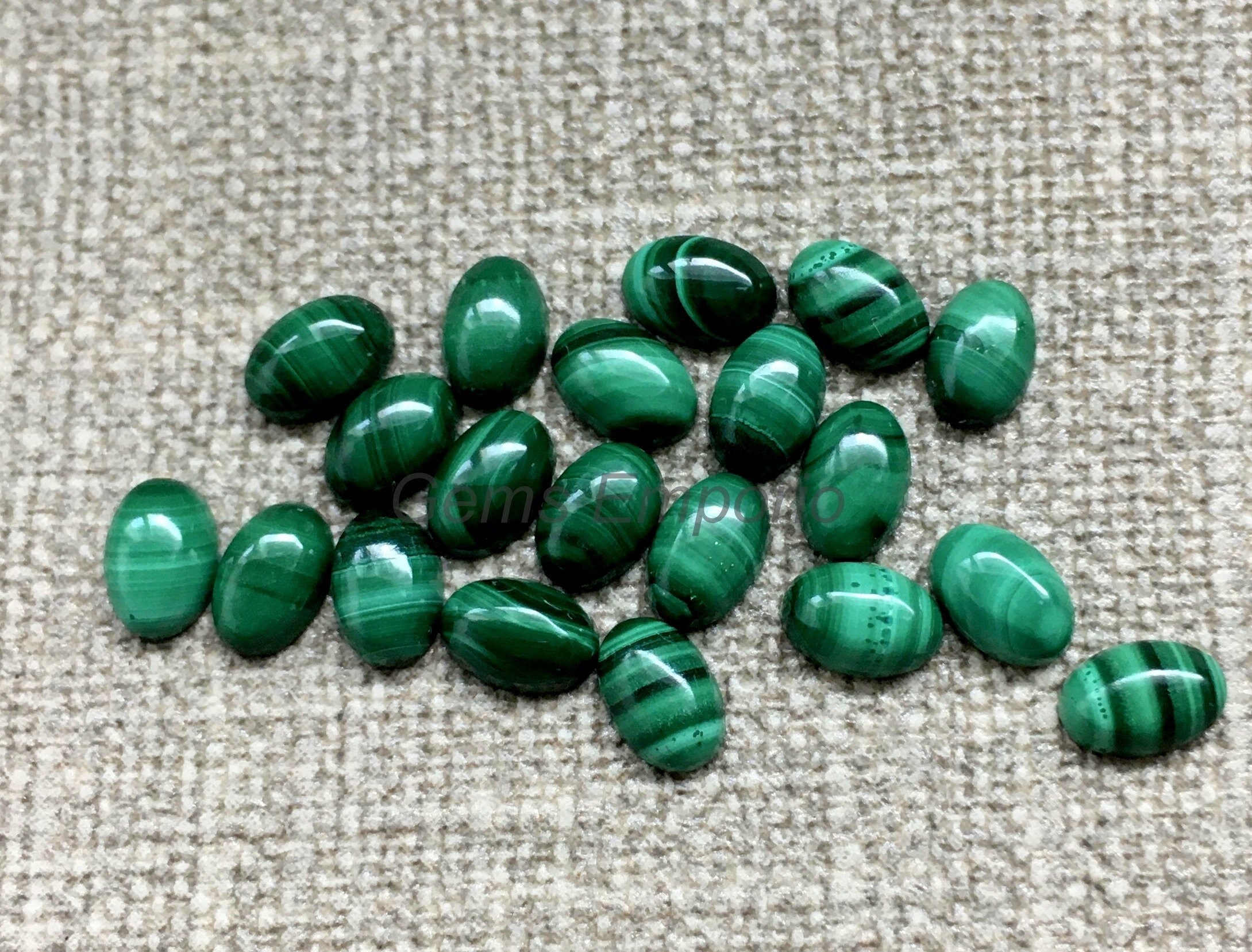 Lot De 84 Cabochons Malachite Naturelle Ovale 5x7mm - 100 Carats - Inde - Qualité Excellente