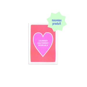 Peut inclure: Un autocollant rectangulaire rose avec un cœur blanc et le texte "COURRIER HAUTEMENT DESIRABLE" à l'intérieur. Une forme d'éclat d'étoile vert clair au-dessus de l'autocollant indique "nouveau produit".