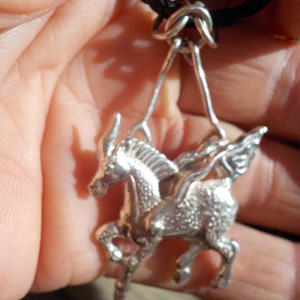Sterling japanische Einhorn Halskette